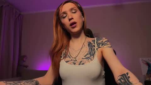 Snapshot of twiinkie_pie chatting on November 24, 3:12 pm Maria 3 online show from November 24, 3:12 pm