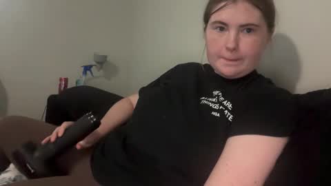 Snapshot of twinfl4m3ss chatting on December 14, 11:31 pm twinfl4m3ss online show from December 14, 11:31 pm