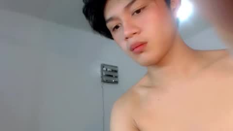 Snapshot of twink_blaze chatting on October 21, 6:47 am BLAZE online show from October 21, 6:47 am