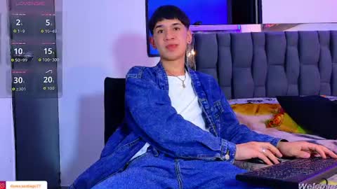 Snapshot of twink_daren chatting on July 9, 2:15 am Mr Daren online show from July 9, 2:15 am