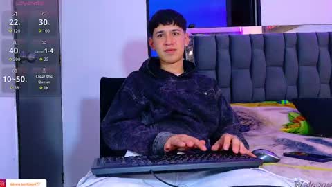 Snapshot of twink_daren chatting on July 23, 2:20 am Mr Daren online show from July 23, 2:20 am