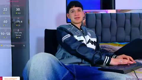 Snapshot of twink_daren chatting on July 27, 11:56 pm Mr Daren online show from July 27, 11:56 pm