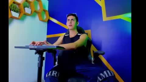 Snapshot of twink_scott19 chatting on October 18, 8:31 pm twink_scott19 online show from October 18, 8:31 pm