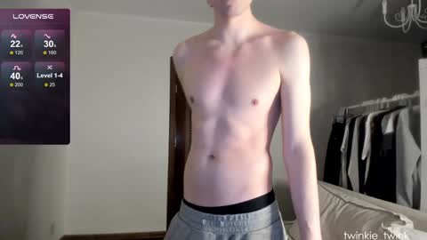 Snapshot of twinkie_twink chatting on January 23, 2:33 am Andy online show from January 23, 2:33 am