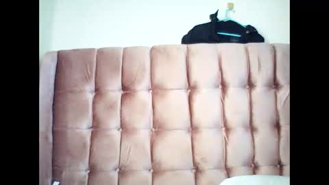 Snapshot of twinkle_tia chatting on December 18, 12:00 pm BABY TIA online show from December 18, 12:00 pm