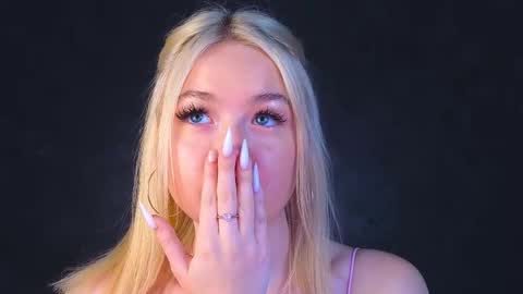 twinklefluff online show from March 9, 9:24 am