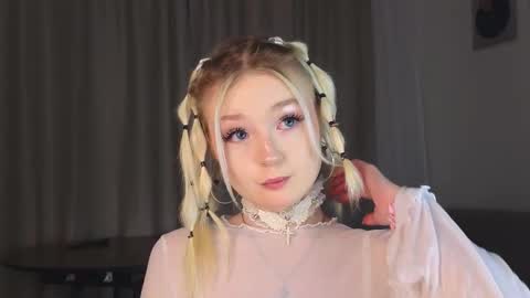 twinklefluff online show from November 25, 4:40 pm