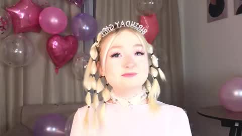 twinklefluff online show from November 27, 4:31 pm