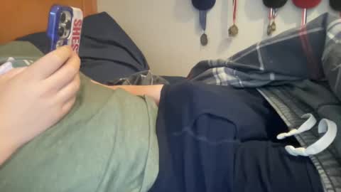 Snapshot of twinkmikexxx12 chatting on February 2, 4:32 pm mike online show from February 2, 4:32 pm