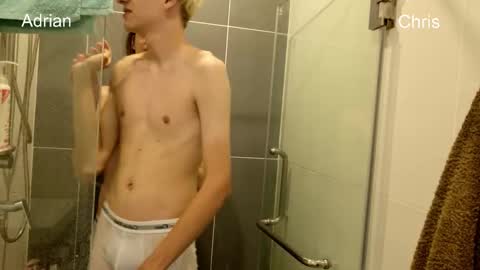 Snapshot of twinks_inlove chatting on September 28, 12:10 pm Adrian Chris vers online show from September 28, 12:10 pm