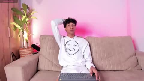 Snapshot of twinksboys_23 chatting on October 28, 11:25 am twinksboys_23 online show from October 28, 11:25 am