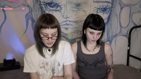 Snapshot of twins_terror chatting on January 11, 6:46 pm Sin and Skin online show from January 11, 6:46 pm