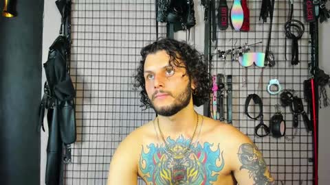 Clio  Tadeo online show from February 7, 3:19 pm