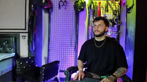 Clio  Tadeo online show from December 3, 6:17 pm