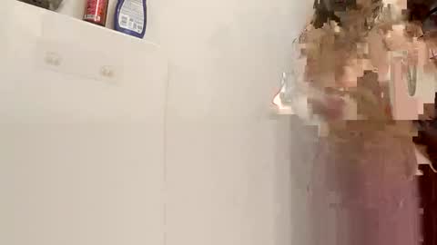 Snapshot of twistedlilpunk chatting on December 5, 6:32 am twistedlilpunk online show from December 5, 6:32 am