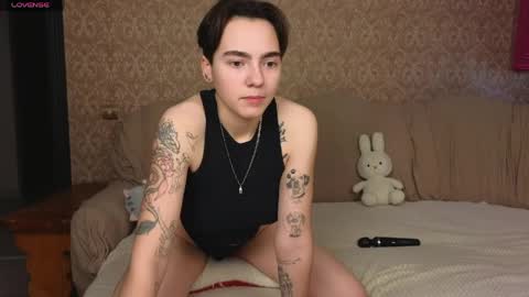 Snapshot of twobabesweet chatting on June 9, 4:57 am Welcome guys We Lili and Vic PVT open online show from June 9, 4:57 am