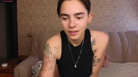 Snapshot of twobabesweet chatting on July 25, 6:11 am Welcome guys We Lili and Vic PVT open online show from July 25, 6:11 am
