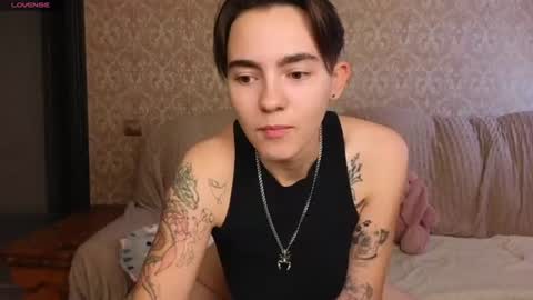 Snapshot of twobabesweet chatting on July 26, 6:32 am Welcome guys We Lili and Vic PVT open online show from July 26, 6:32 am
