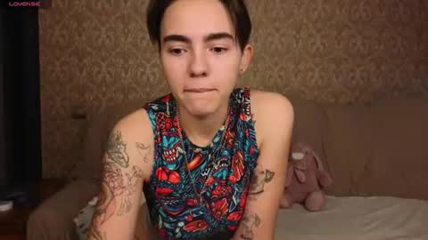 Snapshot of twobabesweet chatting on August 6, 4:58 am Welcome guys We Lili and Vic PVT open online show from August 6, 4:58 am