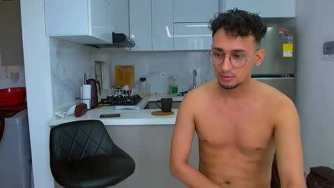 twoboyshot24 online show from October 4, 12:25 pm