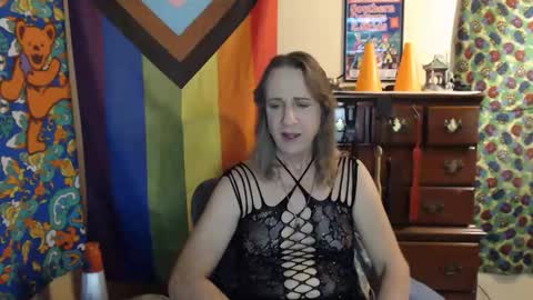 Snapshot of twocumkerry chatting on December 16, 10:59 pm twocumkerry online show from December 16, 10:59 pm