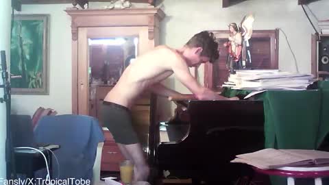 TobeBritta online show from February 26, 7:35 pm