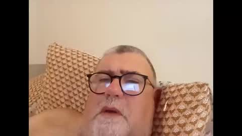 twohats2810 online show from December 1, 7:08 pm