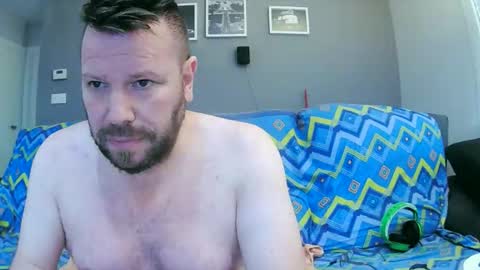 Snapshot of txan9876 chatting on September 21, 8:16 am Txan Chan online show from September 21, 8:16 am