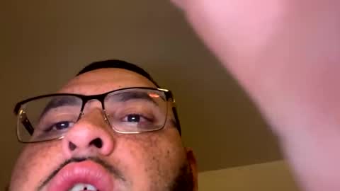 Snapshot of txcouple281 chatting on March 15, 7:58 am txcouple281 online show from March 15, 7:58 am