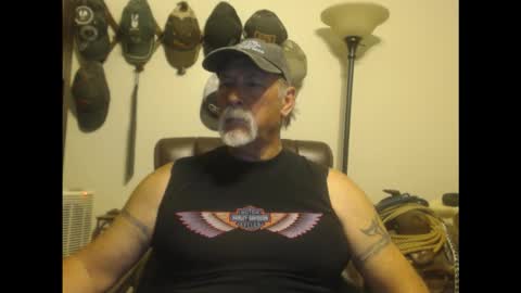 Snapshot of txlobo60 chatting on March 19, 12:14 am txlobo60 online show from March 19, 12:14 am