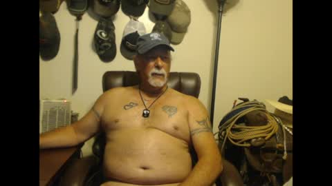 Snapshot of txlobo60 chatting on April 21, 1:42 am txlobo60 online show from April 21, 1:42 am