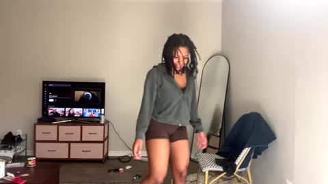 txpeaches online show from May 2, 2:44 pm