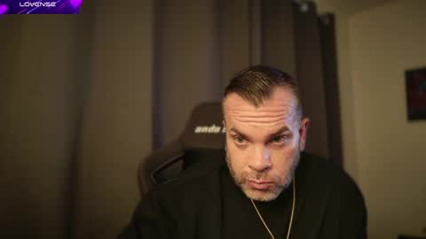 TylerDavid online show from April 26, 12:19 am