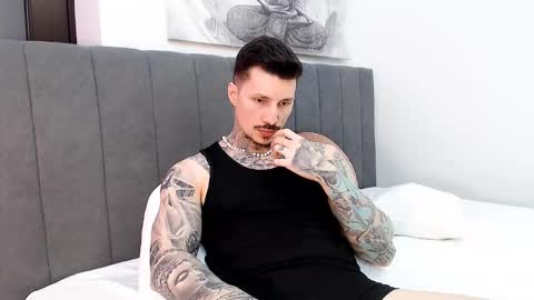 Snapshot of tyagodoll chatting on December 13, 7:53 pm tyagodoll online show from December 13, 7:53 pm