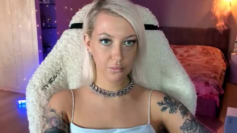 Miley online show from October 11, 10:47 am