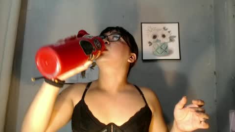 Snapshot of tyla_23 chatting on June 17, 2:18 pm Tyla online show from June 17, 2:18 pm