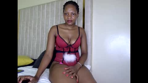 Snapshot of tyla_cerry chatting on October 24, 2:08 am tyla_cerry online show from October 24, 2:08 am