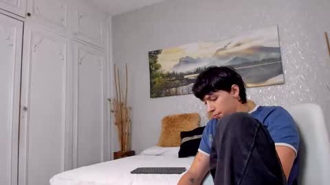 Snapshot of tyler_durtenn chatting on November 7, 3:06 am Tyler online show from November 7, 3:06 am