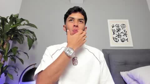 Snapshot of tyler_fox_ chatting on June 26, 11:20 pm Tyler Fox online show from June 26, 11:20 pm