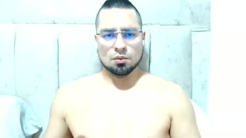 tyler_frank online show from June 17, 4:04 am