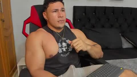 Snapshot of tyler_hank1 chatting on June 21, 12:24 am tyler_hank1 online show from June 21, 12:24 am