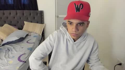 Snapshot of tyler_master24 chatting on October 8, 11:52 am tyler online show from October 8, 11:52 am