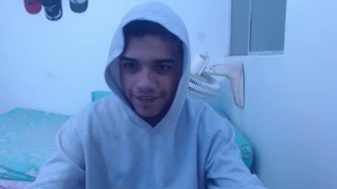 Snapshot of tyler_master24 chatting on October 13, 5:29 am tyler online show from October 13, 5:29 am