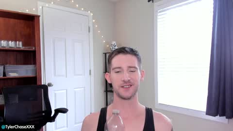 Snapshot of tylerchasexxx chatting on December 17, 7:48 pm Tyler Chase online show from December 17, 7:48 pm