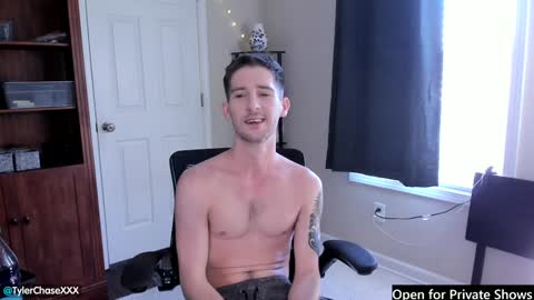 Snapshot of tylerchasexxx chatting on January 17, 8:11 pm Tyler Chase online show from January 17, 8:11 pm