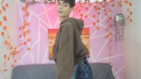 Snapshot of tylerhot2005 chatting on November 7, 7:36 pm tylerhot2005 online show from November 7, 7:36 pm