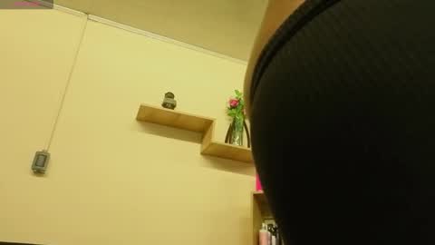 tylla__ online show from February 17, 2:30 am