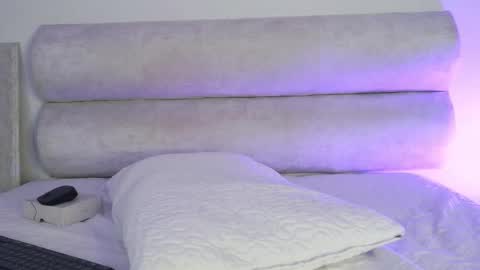 Tyna online show from March 5, 8:05 pm