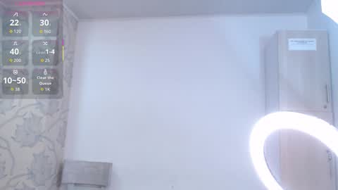 tyrafox online show from December 3, 7:45 pm