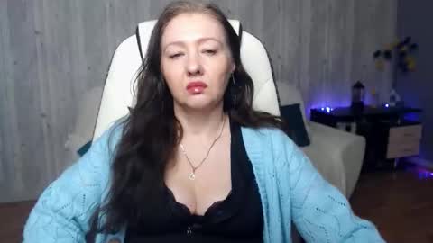 Snapshot of tyramories chatting on December 15, 11:03 am tyramories online show from December 15, 11:03 am